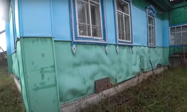 Будинок в селі. Фото: скріншот youtube