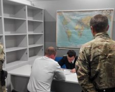 "Щасливої дороги": українські прикордонники викинули з країни російського політика, подробиці