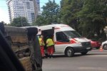 Київський форсаж: автоледі влаштувала масштабну ДТП з переворотом