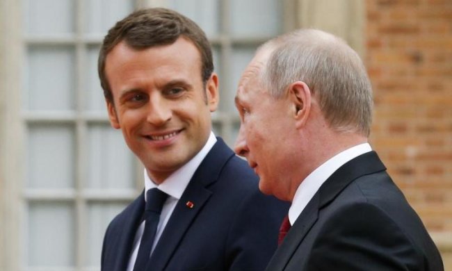 Путин попросил о помощи Макрона