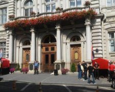 Во Львове флаги Евросоюза заменили "Правым сектором"