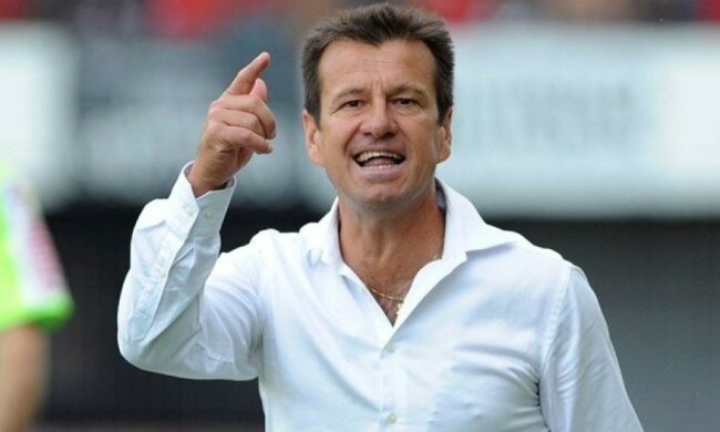 Тренер Бразилії Карлос Дунга пішов у відставку