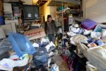 У Києві загорілася забита мотлохом квартира