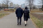 Люди на улице, фото: Знай.ua
