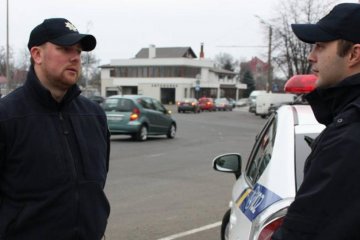 Українець показав старі схеми нової поліції