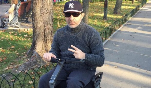 Кернес хочет написать книгу о страданиях на инвалидном кресле