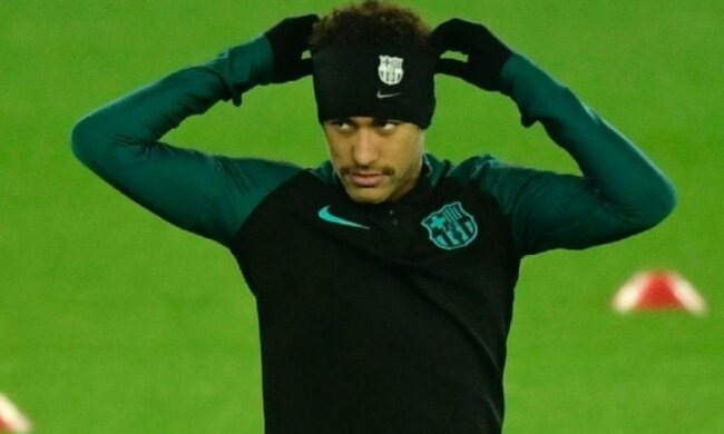 Неймар насмішив Мессі відрощуванням вусів