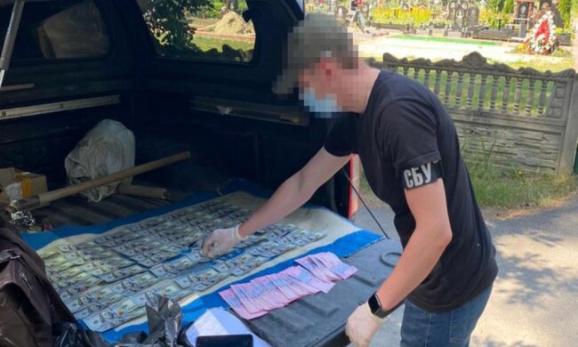 "Кладбищенские" аферисты наживались на людском горе: 50 тысяч долларов за место