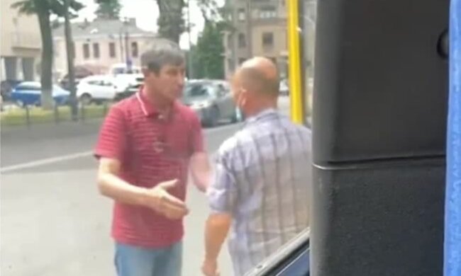 нападение на водителя, скриншот из видео