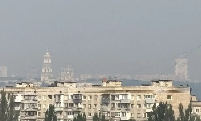 Смог над Киевом после массированной атаки РФ
