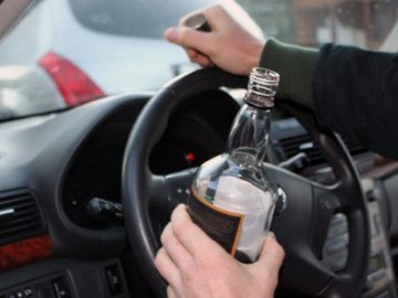 У пьяных водителей предлагают изымать авто на 10 лет
