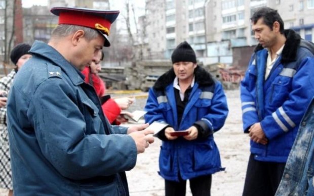 Российские копы наказали узбека за отказ платить 