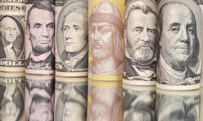 Курс валют 4 апреля: доллар стремительно оторвался вперед