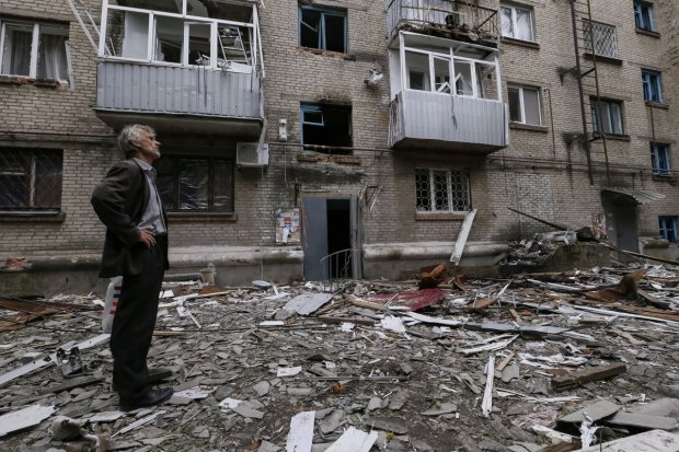 Рятували ікони під свист куль: на Донбасі бойовики підірвали храм, українці боролися до останнього