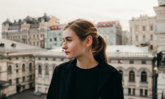 Что ты там забыла? Очередная украинка посетила РосТВ
