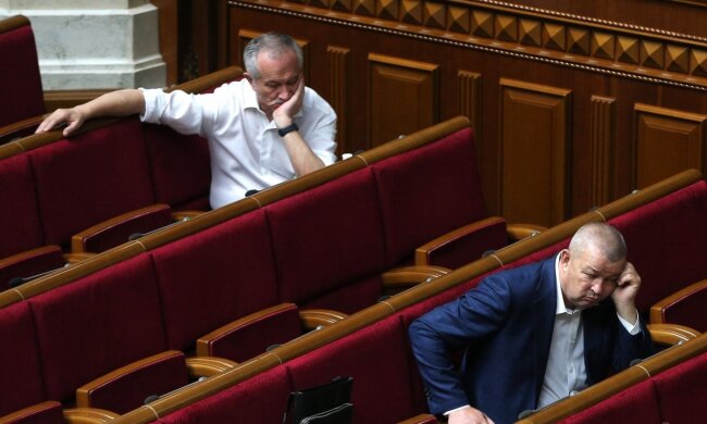 У Зеленського придумали дієве покарання кнопкодавам і прогульникам в Раді: чим загрожує безвідповідальність