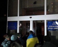 Вінничани пікетують СБУ проти затримання блокадників
