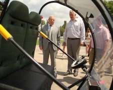 Винахідник із Кривого Рога презентував двоколісний електромобіль