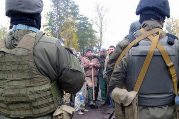 Нацгвардія зупинила п'ять тисяч "бурштинових" копачів на Волині (фото)