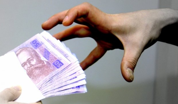 Урядовця Рівненської ОДА викрили у вимаганні 50 тис грн