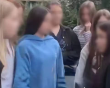 Школьницы избили 15-летнюю девушку, фото: Нацполиция