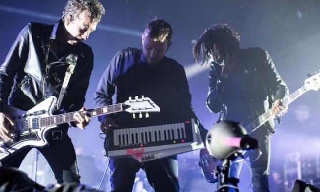 Соліста Gorillaz відвезли до лікарні прямо зі сцени: відео