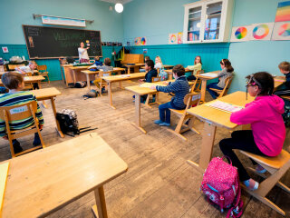 ученики третьего класса в школе Nordstrand Steinerskole в Осло, фото: CNN