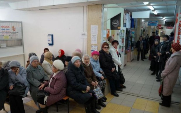 Українців змушують вибирати – або їсти, або платити за комунальні послуги: “Наш край” закликає уряд повернути контроль над цінами та тарифами