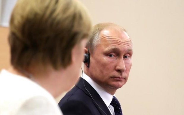 Букет образ: Путін припустився фатальної помилки з Меркель