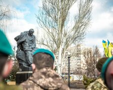 морпіхи вшанували пам'ять Т. Шевченка, фото: штаб ООС