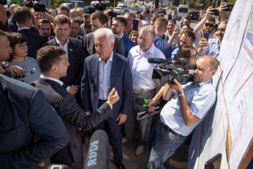 Зеленский снова заключил пари
