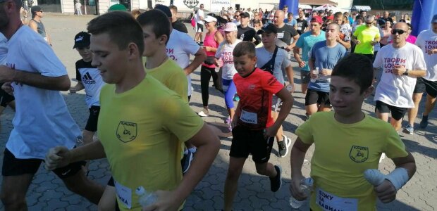 Ужгородці побігли заради порятунку хворого на рак дворічного Давидика: "Роби добро, Бро"