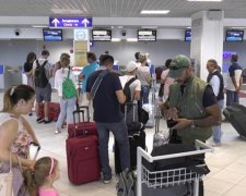 Розвертаємось і в літак: російських чиновників вигнали з Молдови