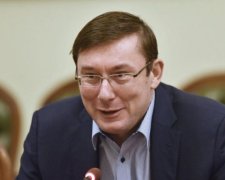 Луценко едва не умер от скромности, комментируя новую зарплату