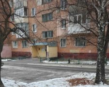 В Харькове 15-летняя девочка выбросилась из окна: медики боролись за жизнь из последних сил