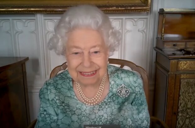Королева Елизавета II, скрин с видео