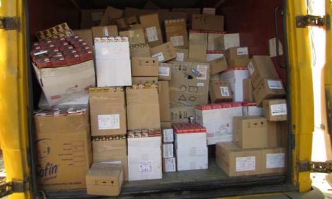 СБУ затримала три вантажівки з алкоголем і харчами для бойовиків