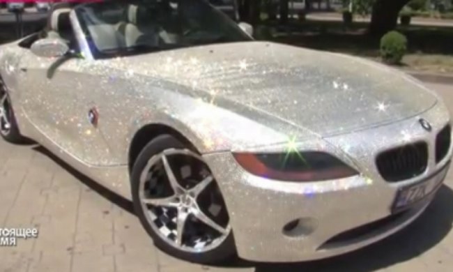 Молдаванин виклав на ВМW 250 тисяч кристалів Сваровські