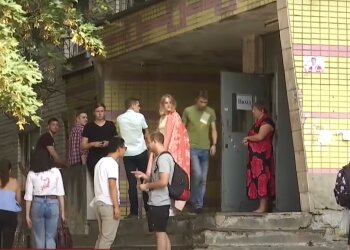 Скрин, видео YouTube гуртожиток НАУ