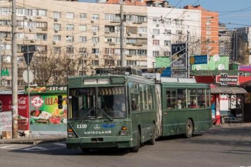 Не развернуться: капитальный ремонт парализует столичную площадь