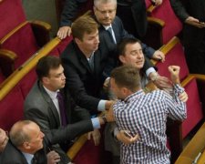 Депутатам без черги: Парасюк знову оскандалився в Раді