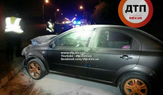 У Києві п'яний водій влаштував ДТП і загорівся (фото)