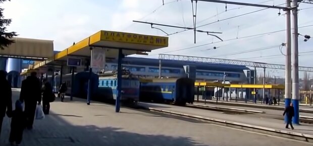 Поїзди, скріншот з відео