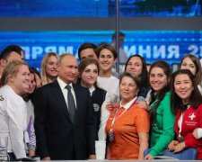 Крадіжка Криму: еволюцію брехні Путіна показали інфографікою