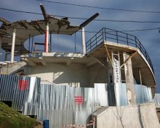 В Аркадії демонтують ротонду з "Дежа вю" (фото)