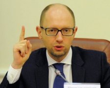Бідність українців змусила Яценюка згадати про відповідальність