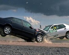Жуткая авария заблокировала Броварскую трассу