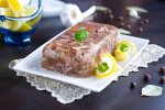 Новий рік 2019: рецепт холодцю з телятини та курячих потрухів