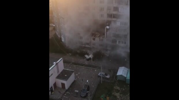 Взрыв в жилом доме: уничтожено несколько этажей, под завалами женщина и ребенок