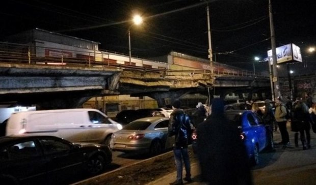 Опубликованы фото рухнувшего Шулявского моста